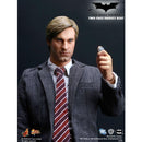 Hot Toys: Harvey Dent (Two-Face)